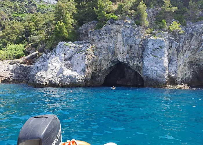 Amalfi Outdoor Tours & Accomodations
